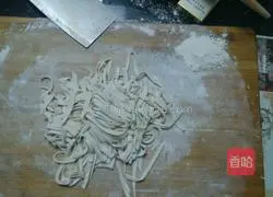 Illustration of hand-made soup noodles 12