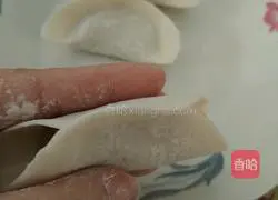 Pork Illustration of how to make celery dumplings 6