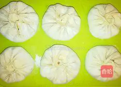 Illustration of how to make bread with bread machine and dough 6