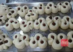 Illustration of how to make rolled steamed buns 8