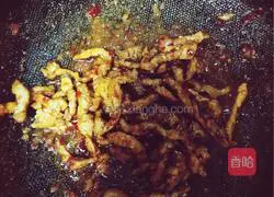 Illustration of how to make fried noodles with cabbage and shredded pork 4