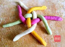 Illustration of how to make colorful hydrangea steamed buns 8