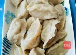 Illustration of how to make cabbage and shrimp dumplings 13