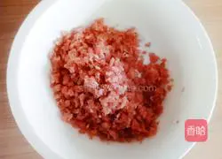 Illustration of how to make cabbage and pork wontons 2