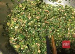 Illustration of how to make dumplings stuffed with pork and chives 11