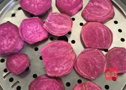 Sweet Purple Illustration of how to make potato cakes 1