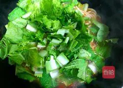 Illustration of how to make cabbage noodles 9