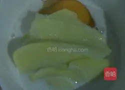 Illustration of how to make milk-flavored potato and egg pancakes for breakfast 2