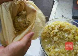 Illustration of how to make sauerkraut and pork buns 5