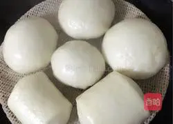 Illustration of how to make milk-flavored steamed buns 8