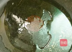 Illustration of how to make green onion and egg fried rice 4