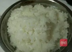 Illustration of how to make egg fried rice 1