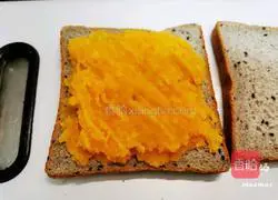 Illustration of how to make strawberry sandwich breakfast (Christmas occasion) 4