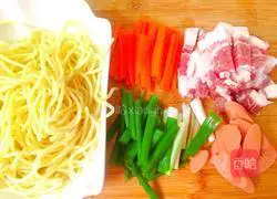 Illustration of home-style fried noodles 1