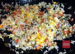 Illustration of how to make sauerkraut and egg fried rice 4