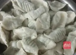 Illustration of Northeastern Celery and Pork Dumplings 9