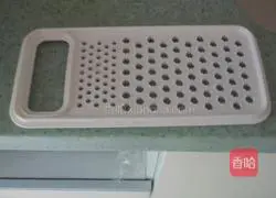 Illustration of how to make pan-fried potato pancakes 2