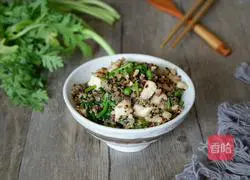 Illustration of how to make chrysanthemum chicken and quinoa rice 10