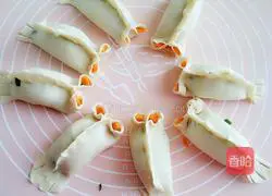 Illustration of how to make goldfish steamed dumplings 11