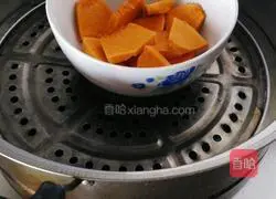 Illustration of how to make small animal steamed buns 1