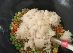 Illustration of how to make pastoral fried rice 4