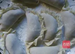 Illustration of how to make mushroom and meat dumplings 2