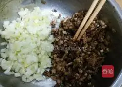 Illustration of how to make mutton and cabbage buns 2