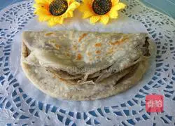 Illustration of how to bake flatbread with black sesame sauce 6