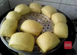 Illustration of how to make pumpkin steamed buns 21