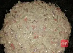 Illustration of how to make onion pancakes with electric pan 6