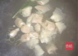 Illustration of how to make small wontons (pork bone and scallop soup base) 5