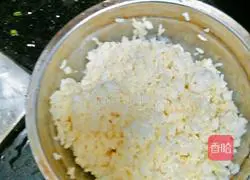 Illustration of how to make fried rice with scallop ham and sausage 3