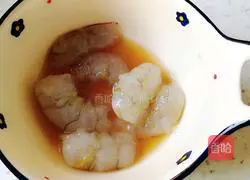 Nanyang Pineapple Boat Fried Rice Recipe Illustration 2