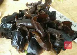 Illustration of how to make carotene dumpling filling 3