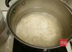 Illustration of how to make vegetarian fried noodles 3