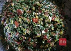 Illustration of how to make radish leaf pork buns 3