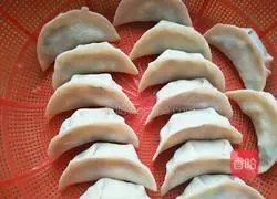 Illustration of how to make vegetarian three fresh dumplings 8