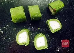 Illustration of how to make steamed buns with cabbage stuffed with bean paste 3