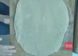 Illustration of how to make scallion pancakes 4