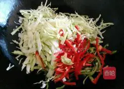 Illustration of how to make cabbage braised pancakes 5