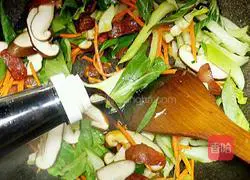 Illustration of how to make fried noodles 7