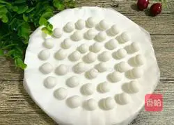 Illustration of how to make glutinous rice balls with rice wine and eggs 5