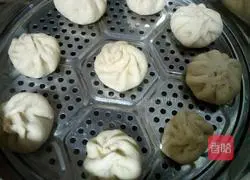 Illustration of how to make fresh meat buns 19