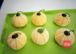 Illustration of how to make pumpkin steamed buns 11