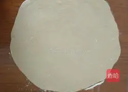 Illustration of how to make prunes and floss sesame cakes 5