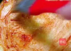 Illustration of how to make egg-filled pancakes 4