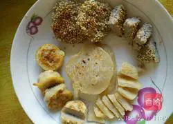 Illustration of how to make lotus root meat pie 22