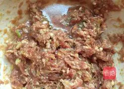 Illustration of how to make mutton and mushroom stuffed buns 8