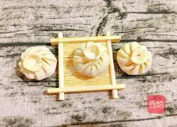 Illustration of how to make Xiao Long Bao 9