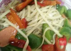 Illustration of how to make couple's set meal (double pepper noodles) 9